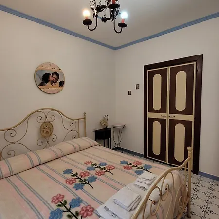 Il Vecchio Gelso * パリヌロ