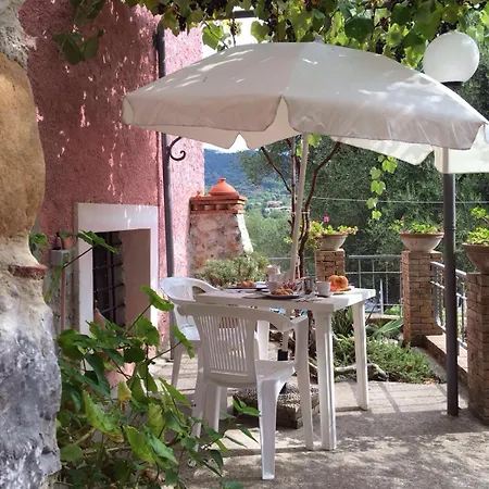 Il Vecchio Gelso アパート *